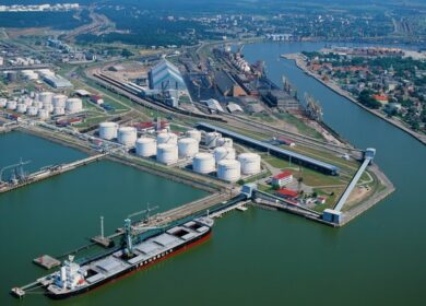 Латвийские власти дали добро на покупку «Уралхимом» доли терминала в Вентспилсе