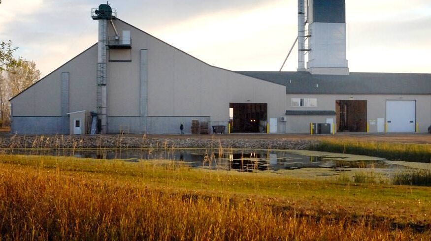 Жители города Винчестер жалуются на неприятный запах от местного завода по производству удобрений