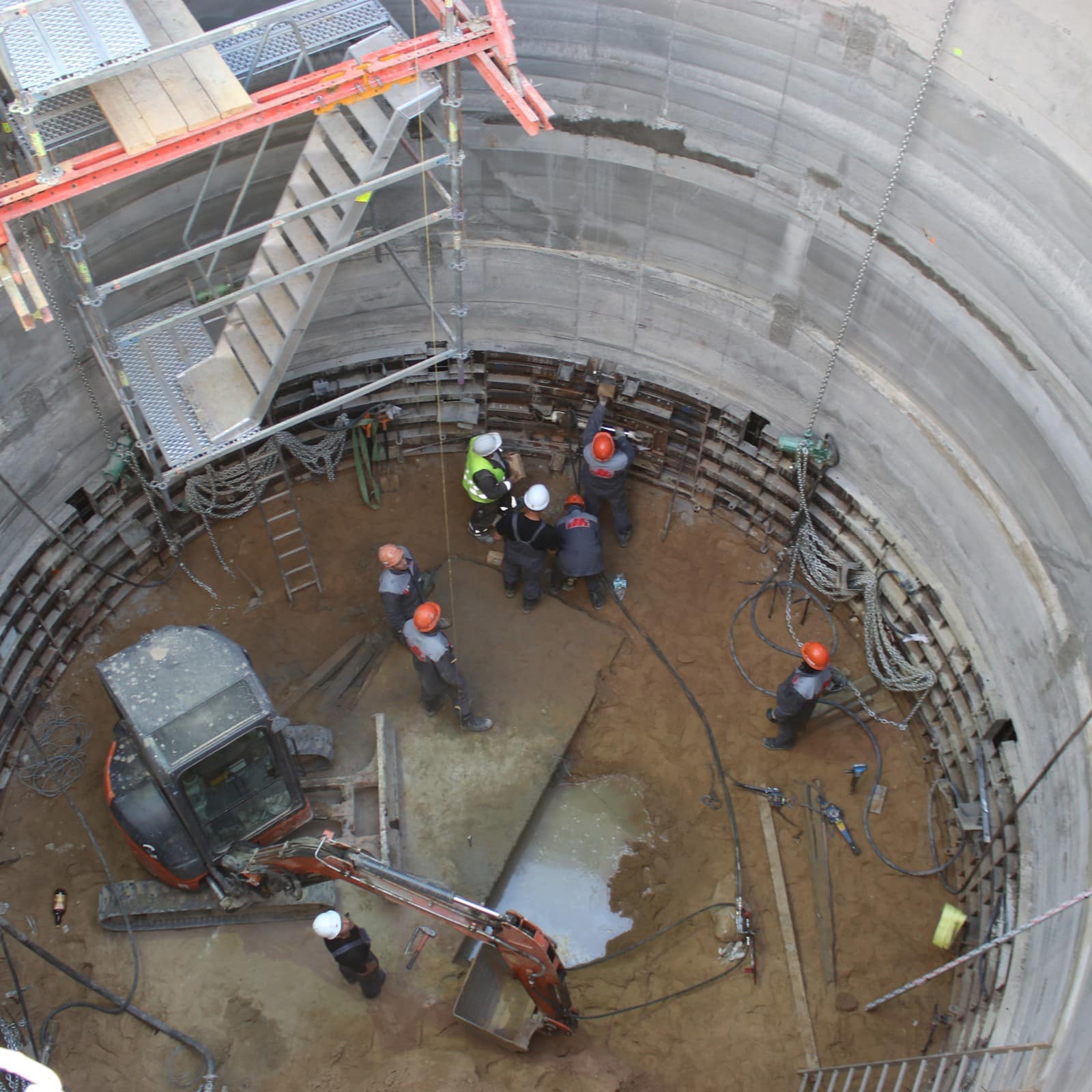 Строительство Нежинского ГОКа идет по графику