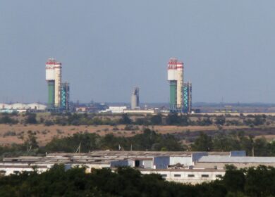 Одесский припортовый завод продолжает стоять