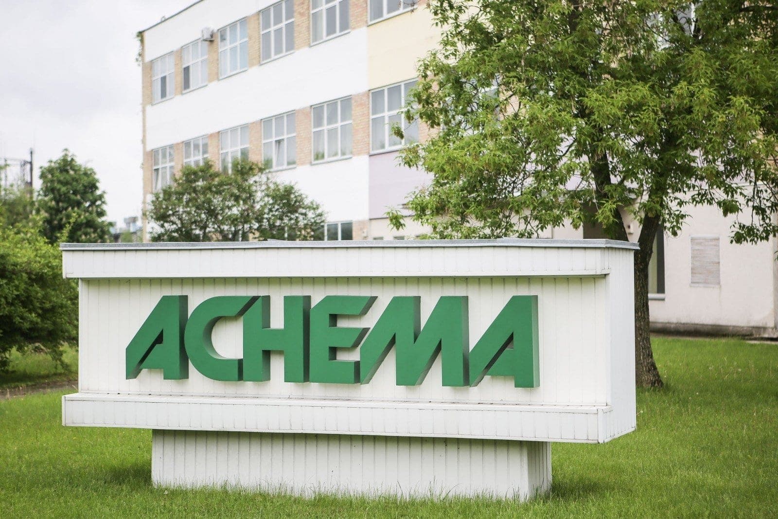 Achema  продолжает получать российский газ
