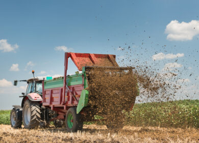 В Беларуси стартовало внесение органических удобрений