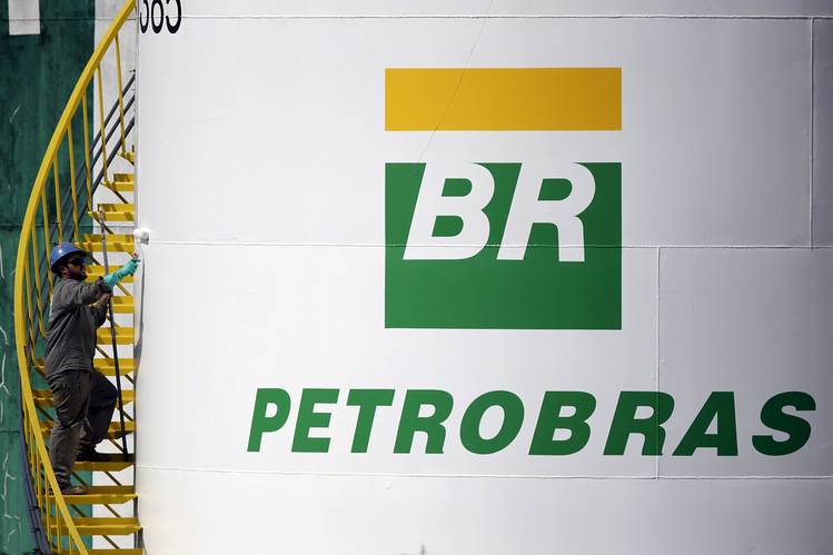 Работники Petrobras вышли на забастовку
