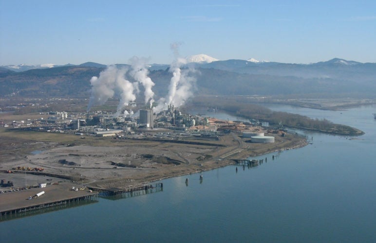 Pacific Coast Fertilizer приостановила строительство завода