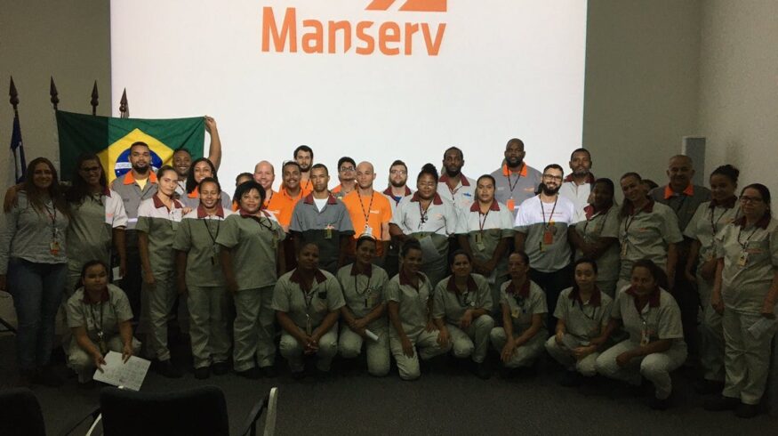 Подрядчик Mosaic заставлял рабочих спать на улице