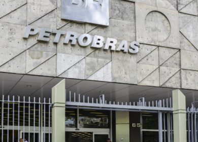 В сделке Petrobras с «Акроном» возникли сложности
