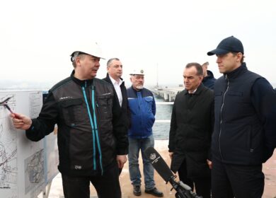 Вице-премьер РФ Денис Мантуров обсудил строительство комплекса в Тамани