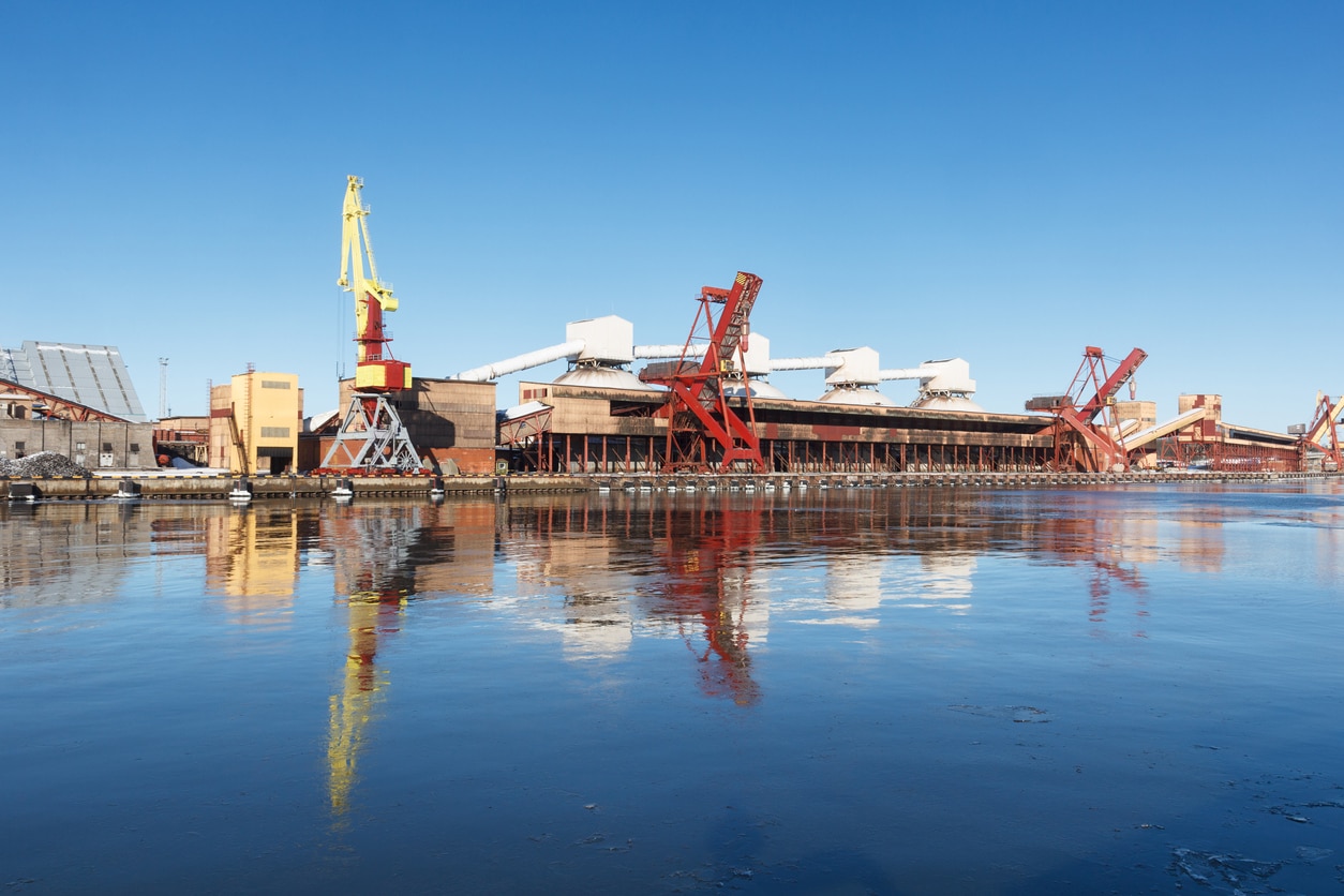 «Уралхим» собирается отправить в Африку еще 90 тыс. тонн удобрений