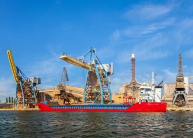 Путин разрешил размещать в морских портах спецхранилища удобрений