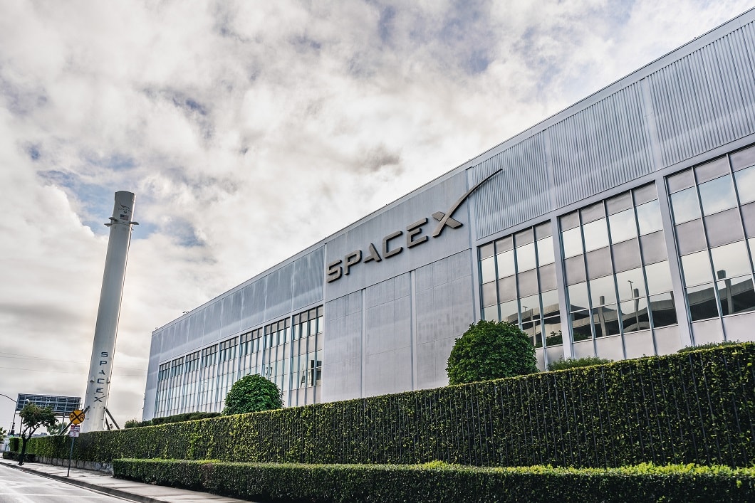 Компания John Deere объявила о стратегическом партнерстве со SpaceX