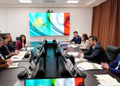 Казахстан построит тепличный комплекс и завод по переработке томатов